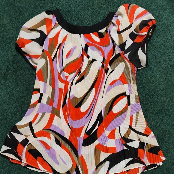 Colorful Abstract Women's Top - Picture 3 of 4